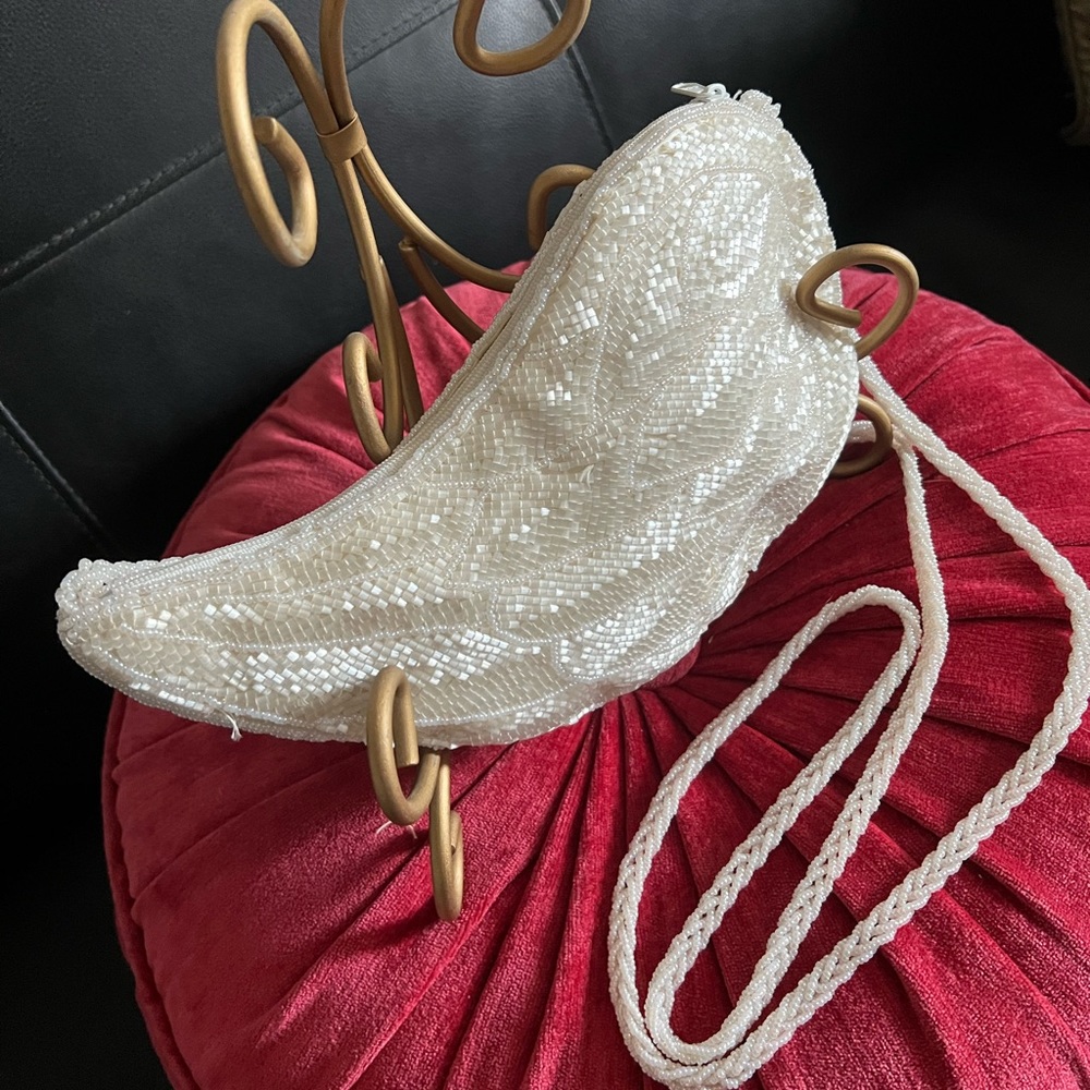 FABULOUS white vintage sequins purse